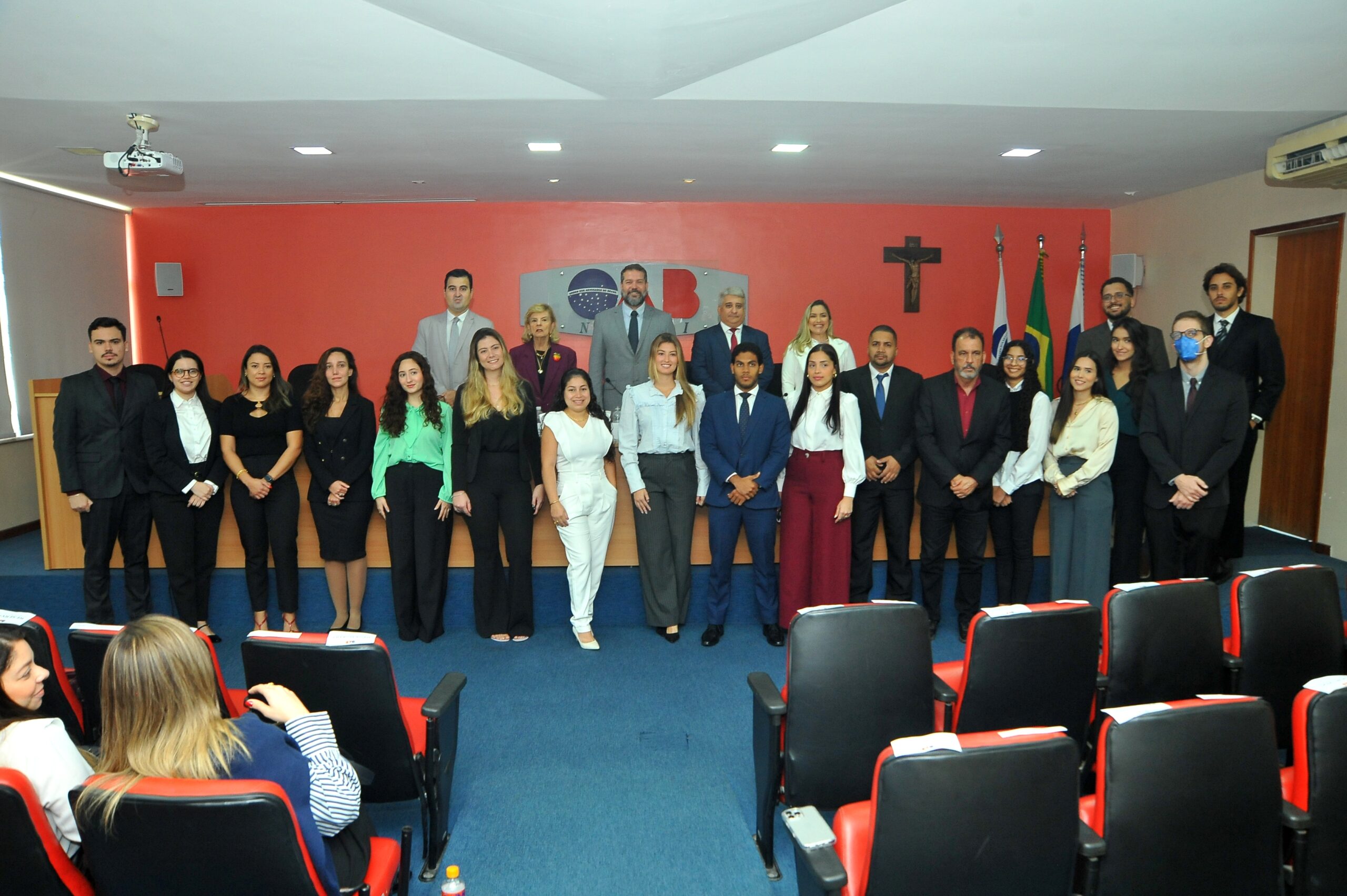 OAB Niterói realiza entrega de carteiras a novos advogados e estagiários de Direito, na gestão 2025-2027