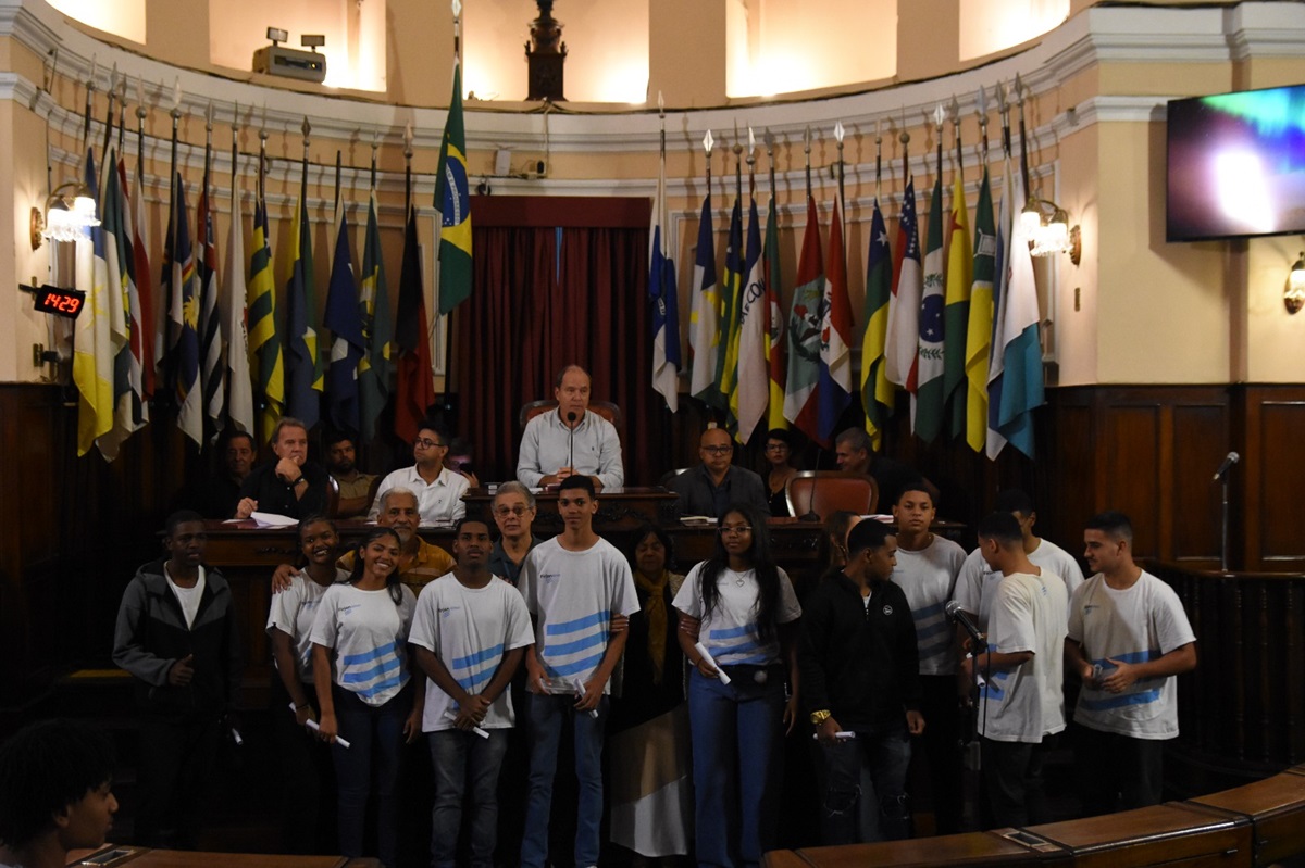 Alunos do Jovem Aprendiz da Clin concluem curso técnico-profissional