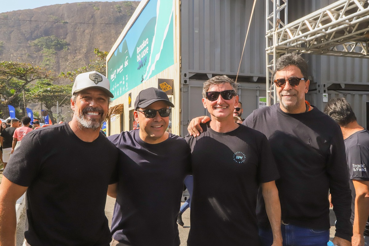 Prefeito Rodrigo Neves acompanha Itacoatiara Big Wave 2025